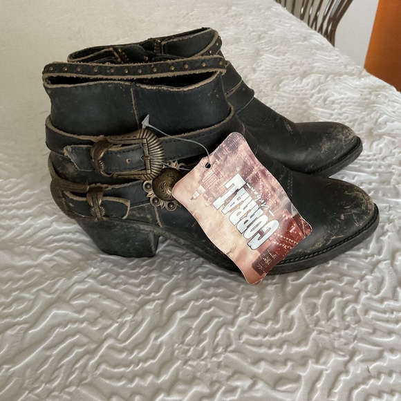 Corral Shoes - Corral Ankle Boots 7 Black NWT